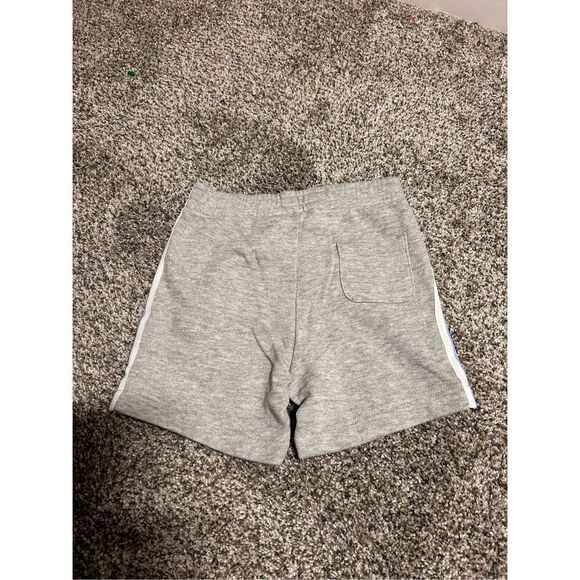 Janie & Jack gray shorts size 12-18 mos. C25-23 - Picture 2 of 3